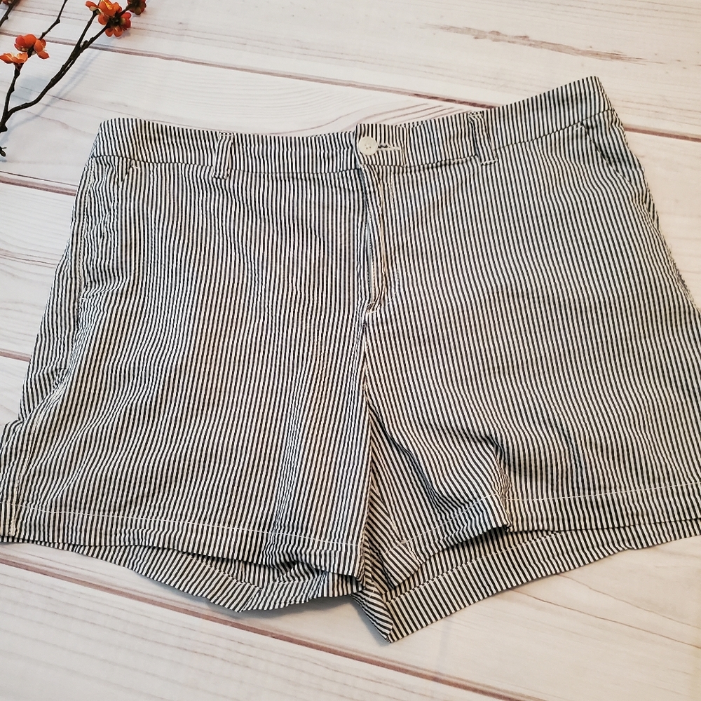 A New Day Blue White Striped Flat Front Shorts pockets cotton spandex 16
